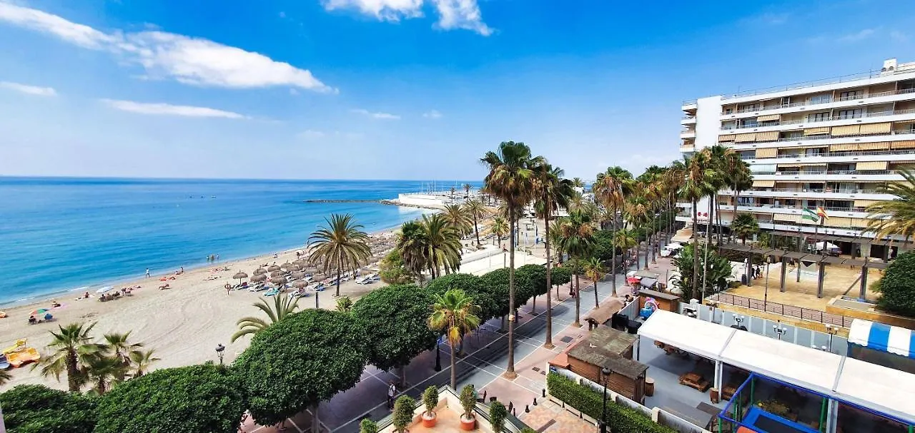Stunning Apartment On The Beachfront With Sea Views In Marbella Center.