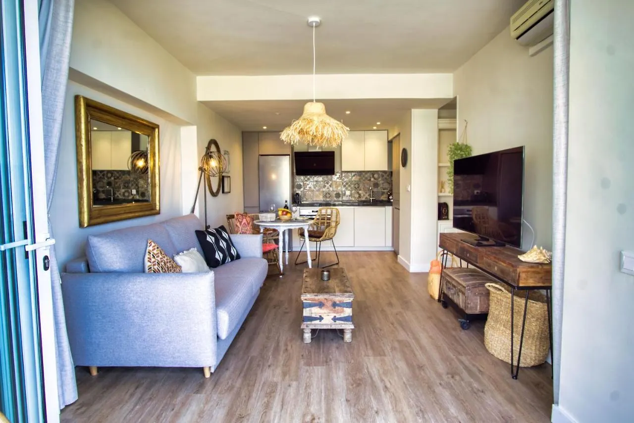Stunning Apartment On The Beachfront With Sea Views In Marbella Center. 0*,