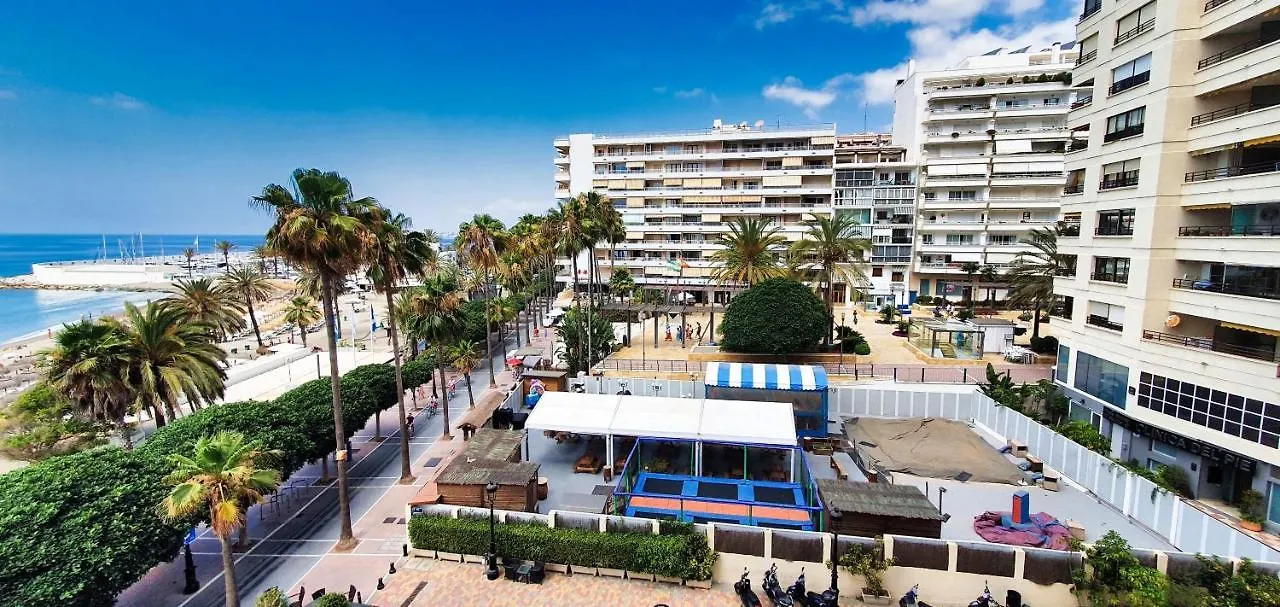 Stunning Apartment On The Beachfront With Sea Views In Marbella Center.