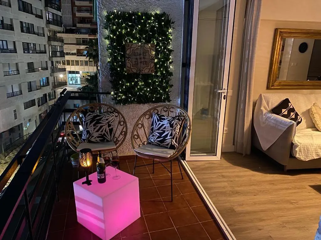 Stunning Apartment On The Beachfront With Sea Views In Marbella Center.
