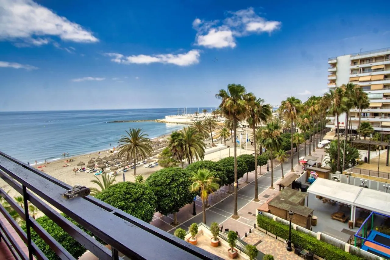 Stunning Apartment On The Beachfront With Sea Views In Marbella Center.